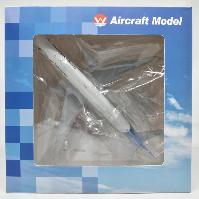 Diecast Pesawat Boeing 777 Garuda Indonesia 99% Metal Aircraft Model