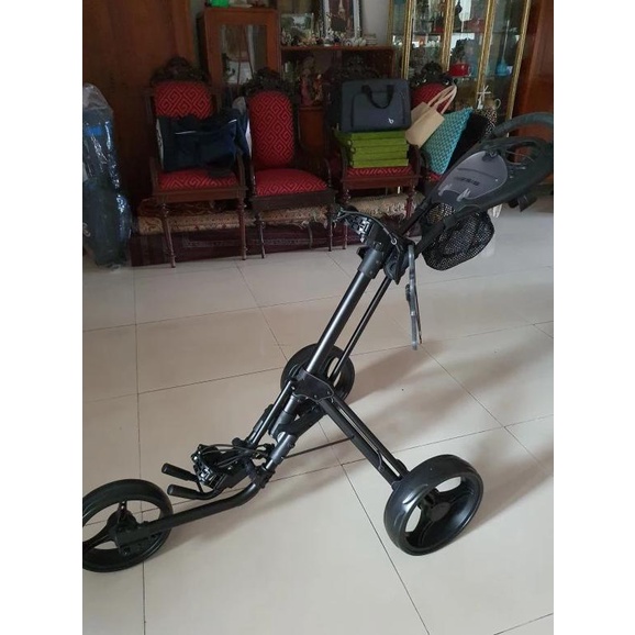 Troli Golf Inesis Trolley 3 Roda Memudahkan Pemain Golf Bawa Tas Golf