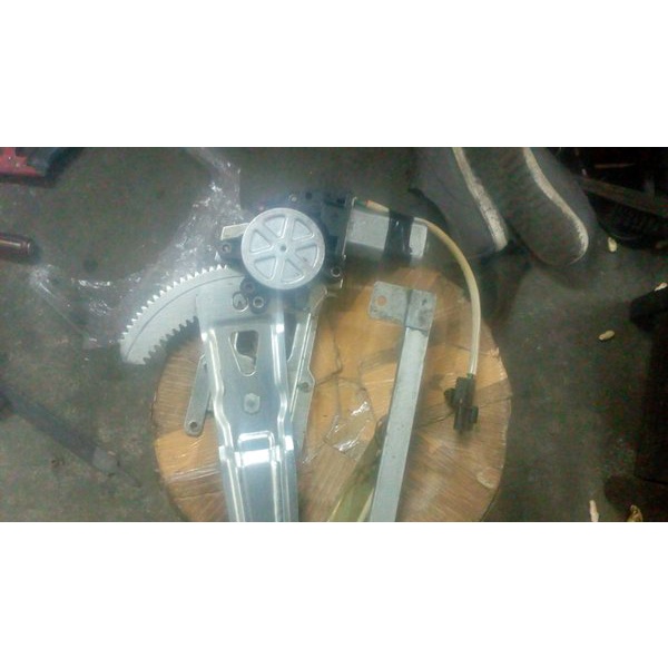 Dinamo Atau Motor Power Window Dan Regulator Mitsubishi Kuda Kanan Depan Sebelah Sopir