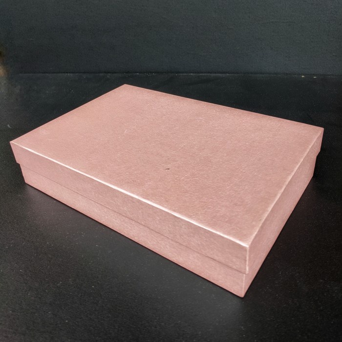 

Terlaris Kotak Kado Gift Box Ukuran 30 X 20 X 6Cm