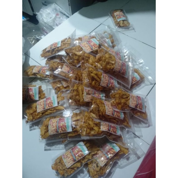 

keripik pangsit seblak