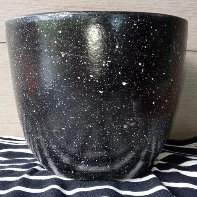 Limited Pot Bunga Keramik Besar No 1/Pot Gerabah Motif