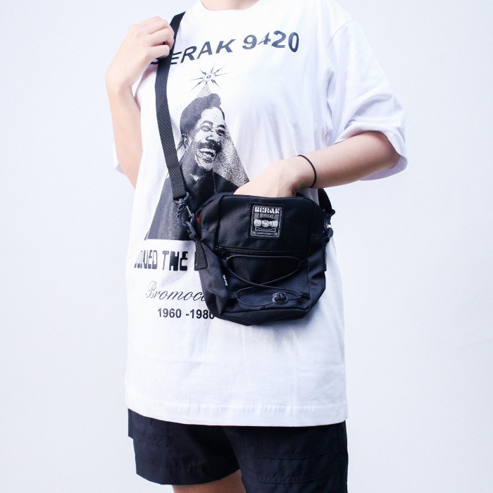 Terlaris Berak 9420 Slingbag / Tas Selempang - Booze Black