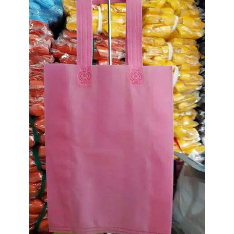 

12 pcs) tas spunbond goodie bag 25x35x10 cm | tas kain spunbond,tas belanja,tas souvernir,tas promosi,tas ultah,tas hajatan,tas sablon Terkini ̿