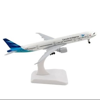 Miniatur Diecase Pesawat Garuda 20 cm Ada Roda Boing 777