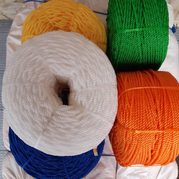 

Terlaku... Tali tambang uk 5mm panjang kurang lebih 200 mtr JKS