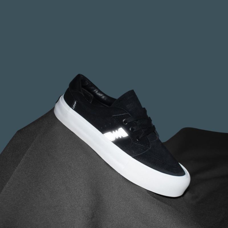 BEAZT LUXO BLACK/WHITE