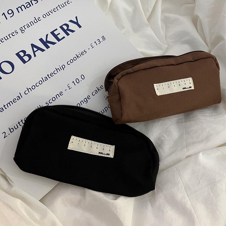 

8.8 2023 Baru Ins Jepang Hitam Dan Putih Nilai Tinggi Tempat Pensil Kapasitas Besar Siswa Laki-Laki Dan Perempuan Sekolah Menengah Pertama Kanvas Pensil Grosir !!