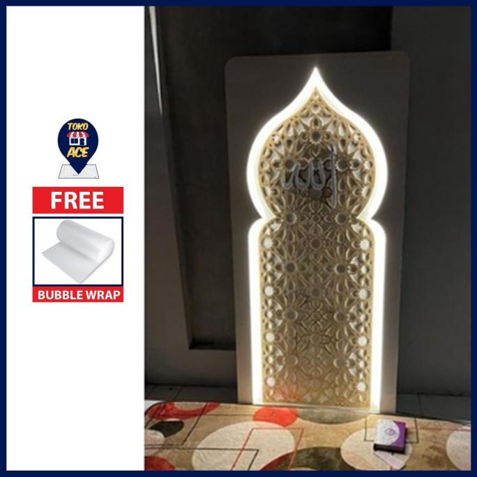 Hiasan mushola/Hiasan tempat shalat/Arah kiblat/Mihrab/Partisi mushola