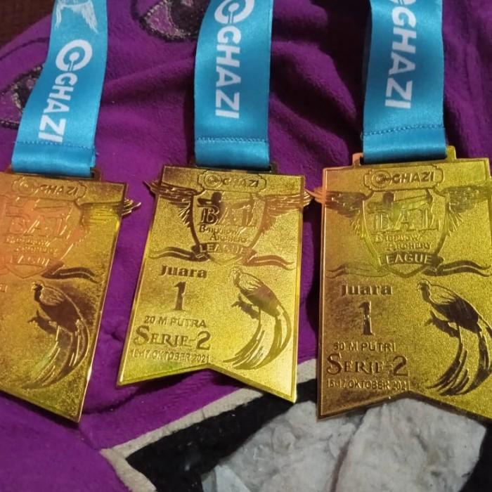 Medali Finisher Panahan Hori 75