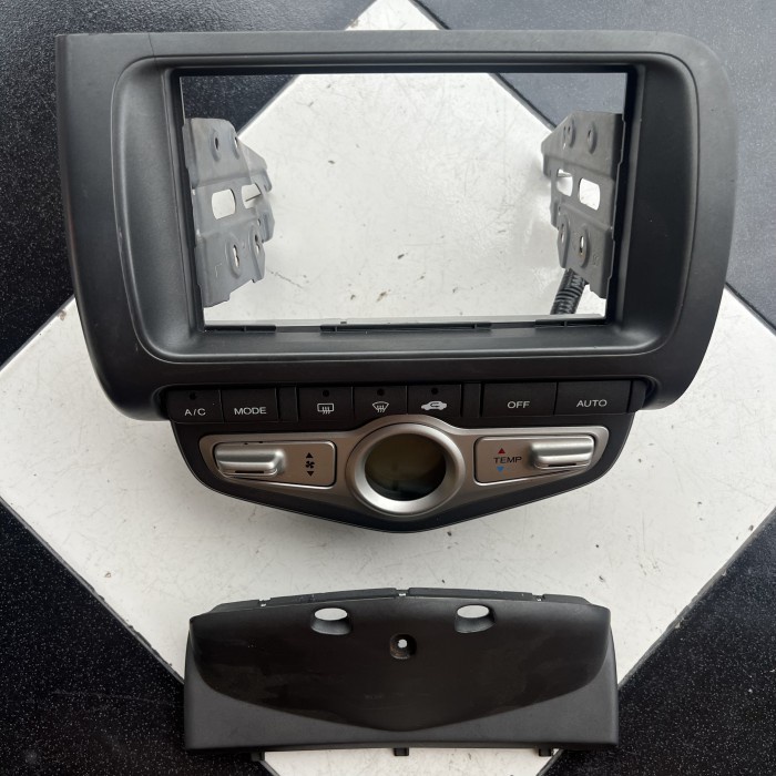 {Bekas} Panel AC Digital Honda Jazz Fit GD3 Complete Cover Berkualitas