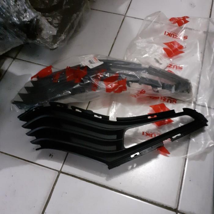 COVER FOGLAMP LED ERTIGA DREZA