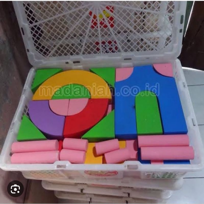 ape baloksusun kayu mainan