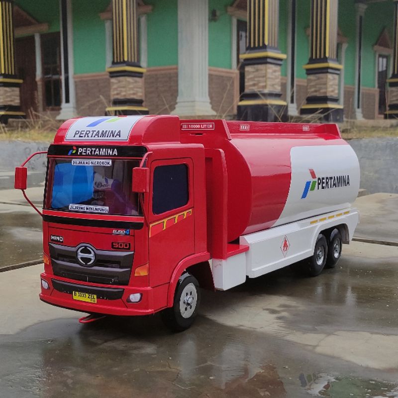 miniatur mobilan truk oleng kayu truk oleng tangki pertamina mainan anak laki