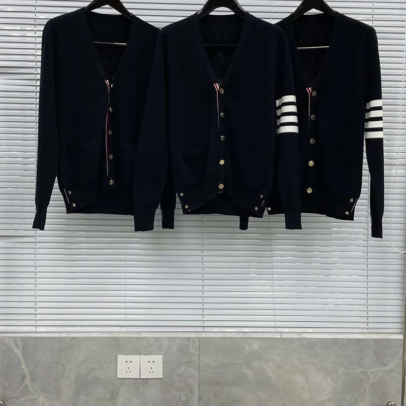 ❤TB THOM Men Sweaters Luxury Brand Sample Solid Sleeve 4-Bar Striped Cardigan Fashion Korean Loose V