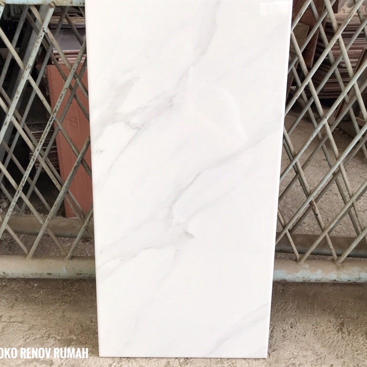 ` qq keramik 30x60 dinding putih motif carara  / keramik dinding dapur/ keramik backsplash dapur/ ke