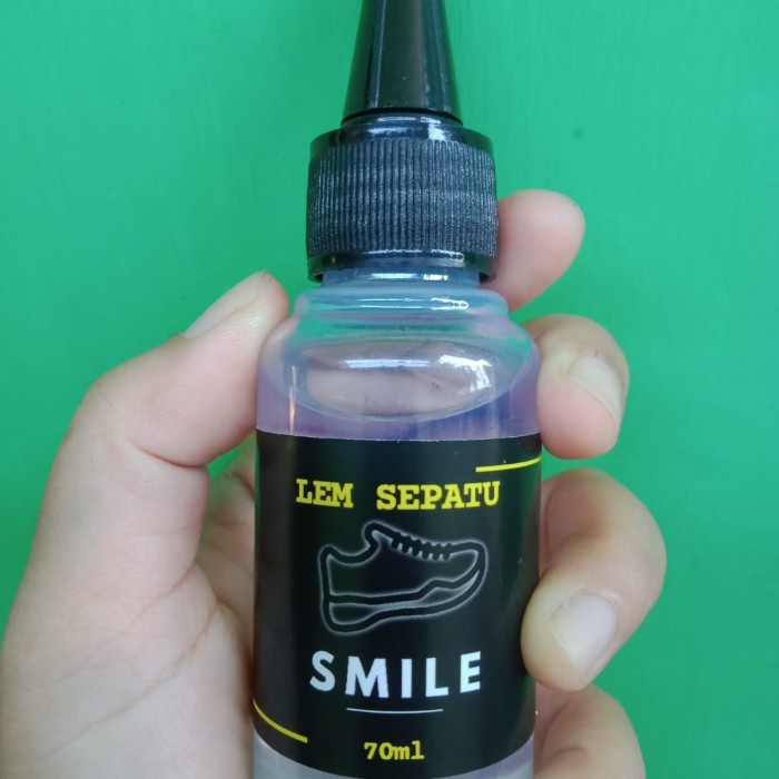 

lem putih. lem sepatu. kuat dan super rekat.