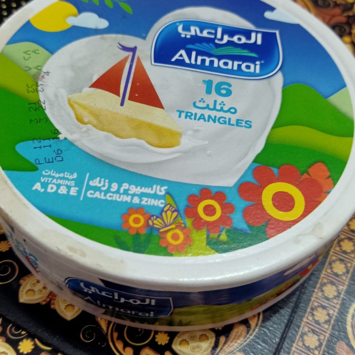 

KEJU ALMARAI ASLI PRODUK SAUDI/TRIANGLES CHEESE (ISI 16)