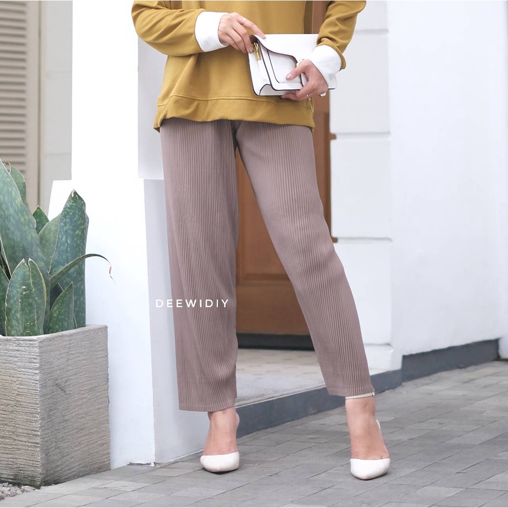 CELANA PLISKET CUTTING SLIM TERBARU / CELANA PLISKET JUMBO / CELANA KERJA WANITA / MAUDY PANTS DEEWIDIY