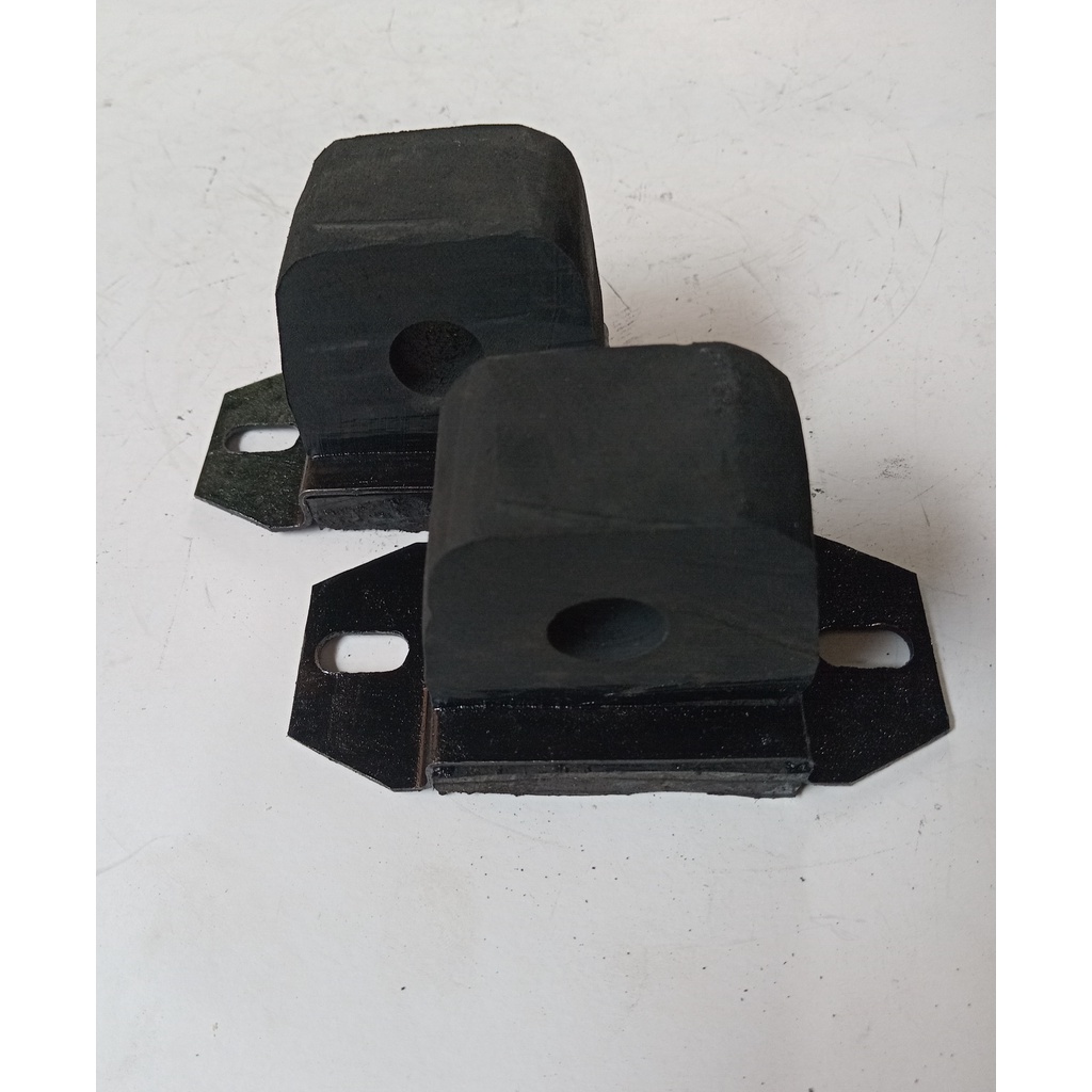 Stopper Belakang Karet Susu Belakang Innova dan Hilux Harga per 2 Pcs Tinggi 5 cm sd 7 cm