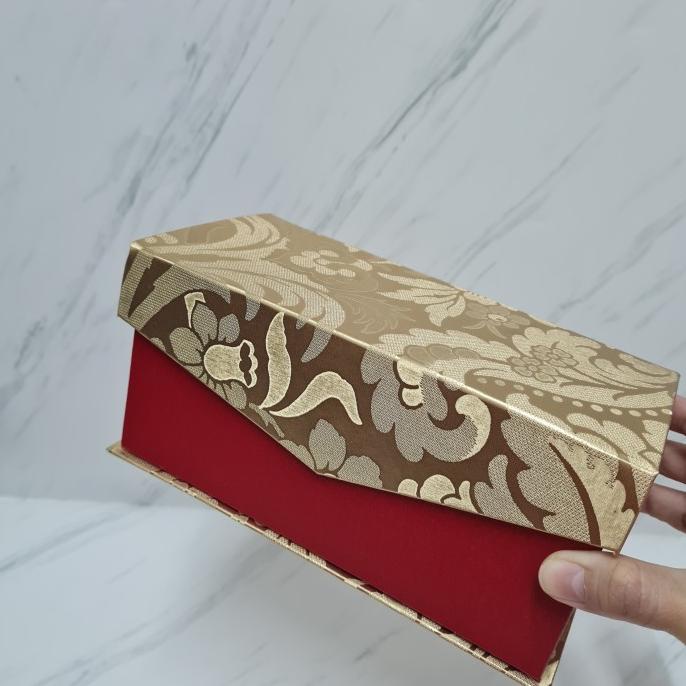 

><><><] Box Magnet dasi 22x11x10cm Tinggi / kotak kue separo lapis