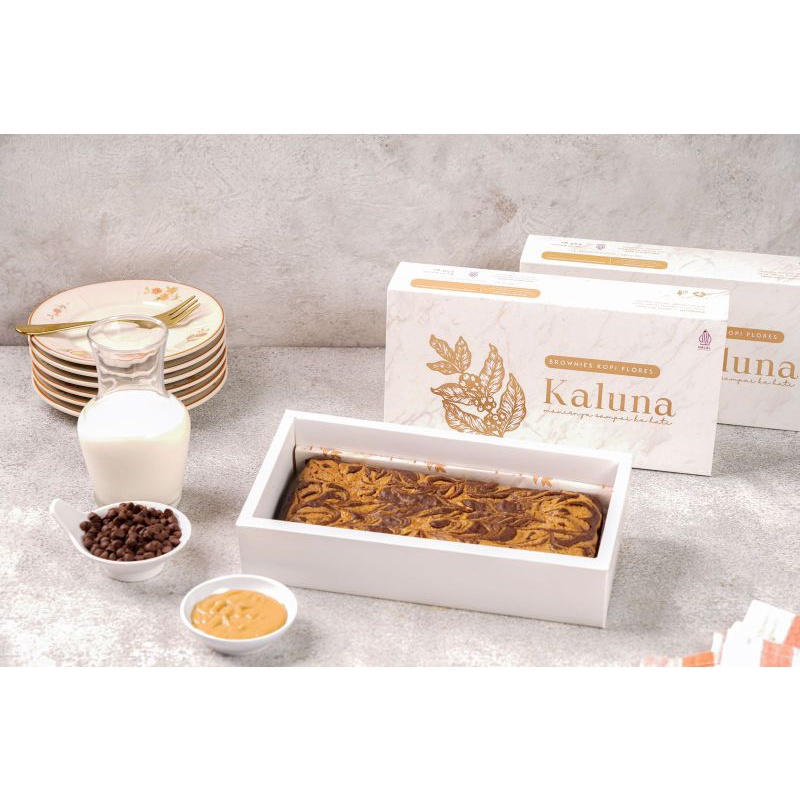 

Kaluna Cakes Fudgy Brownies Uk. 22x10 cm - Paket Bundling Skippy, Almond, Strawberry Cream Cheese