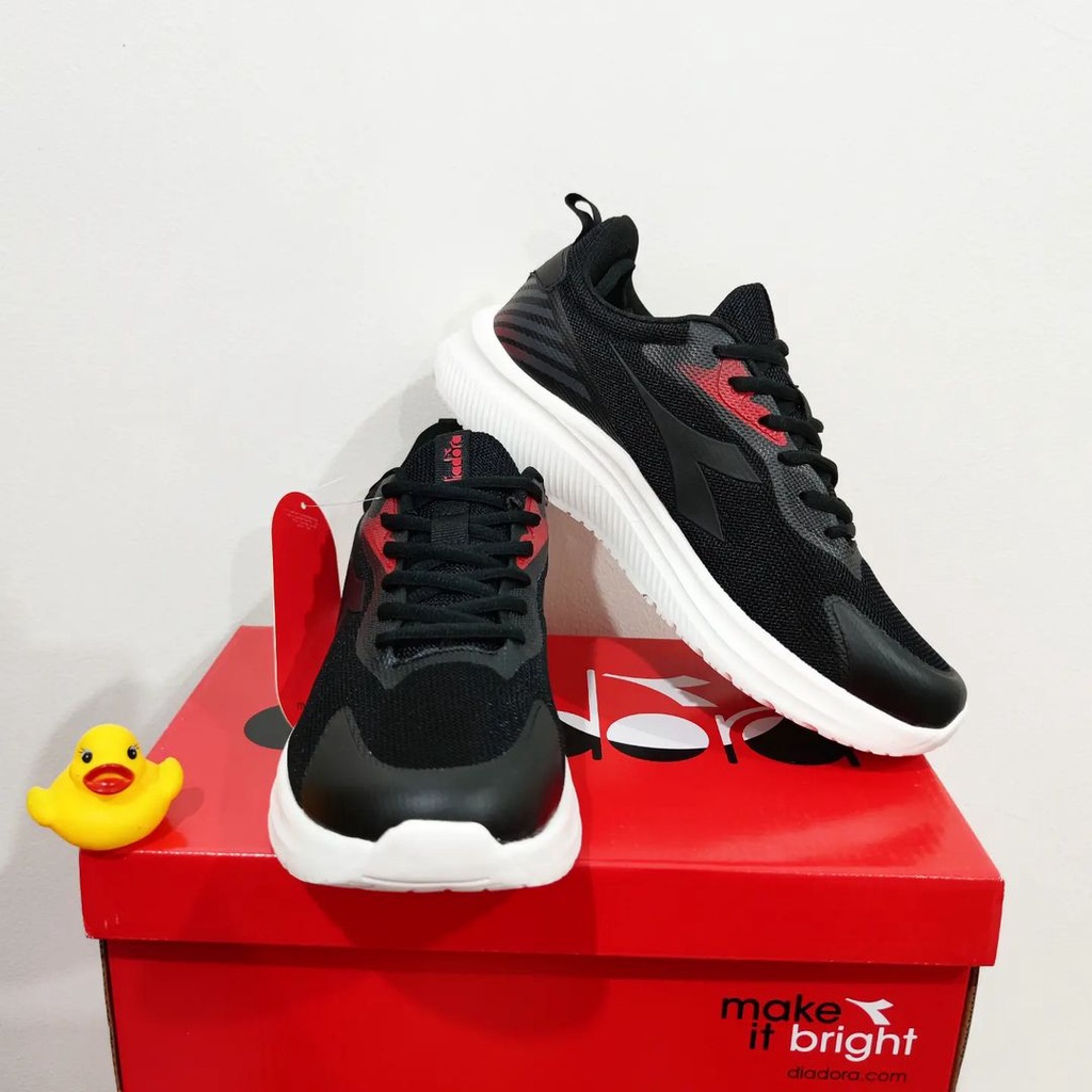 Diadora Man Black White Edition