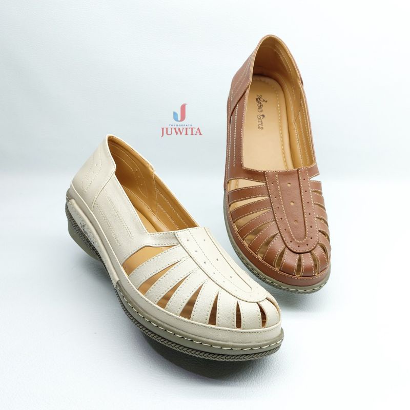 Sepatu casual wanita merk bee girls