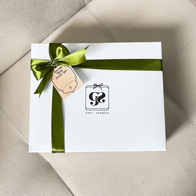 

CUCI GUDANG Hampers Ramadhan 2025 / Hampers Lebaran / Kue Nastar / Sajadah Travel / Hampers Hard Box