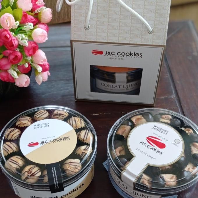 

Hampers J&C cookies isi 2 , J&C cookies