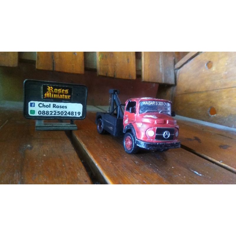 Miniatur truk Mercy Bagong Derek