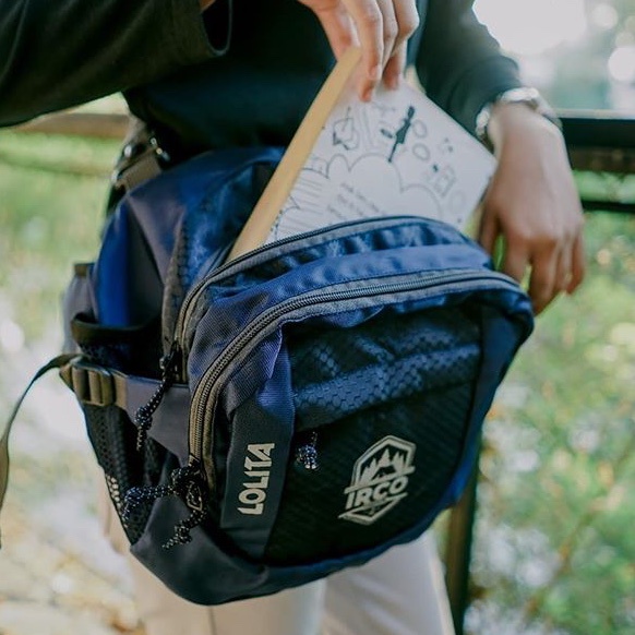 Irco Lolita Tas Selempang Bahu Outdoor - Slingbag Pria Wanita Stylist - Biru Navy