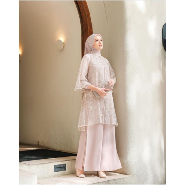 Mika Oneset wanita Lightbrown I by akita.id