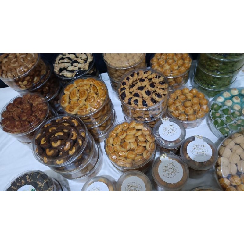 

Kue Kering Lebaran 500 gram Nastar Lidah Kucing Coklat Almond