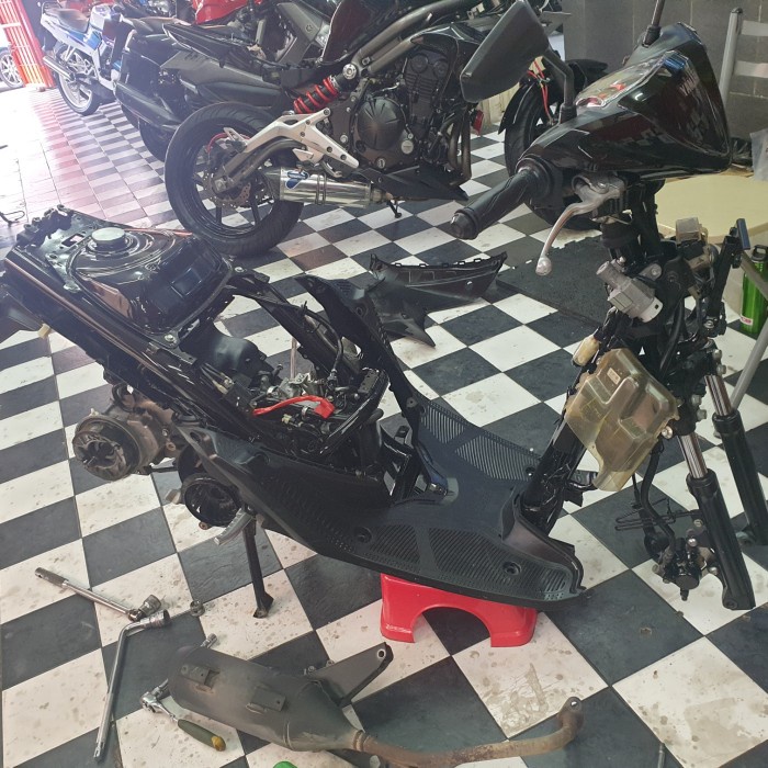 {Bekas} restorasi motor project custom Diskon