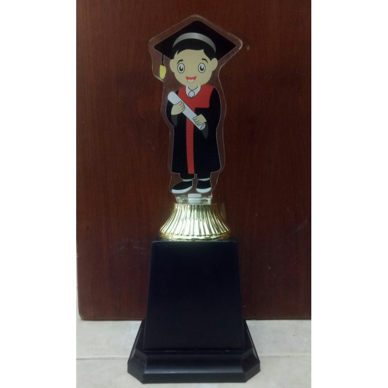 Piala Patung Wisuda TK