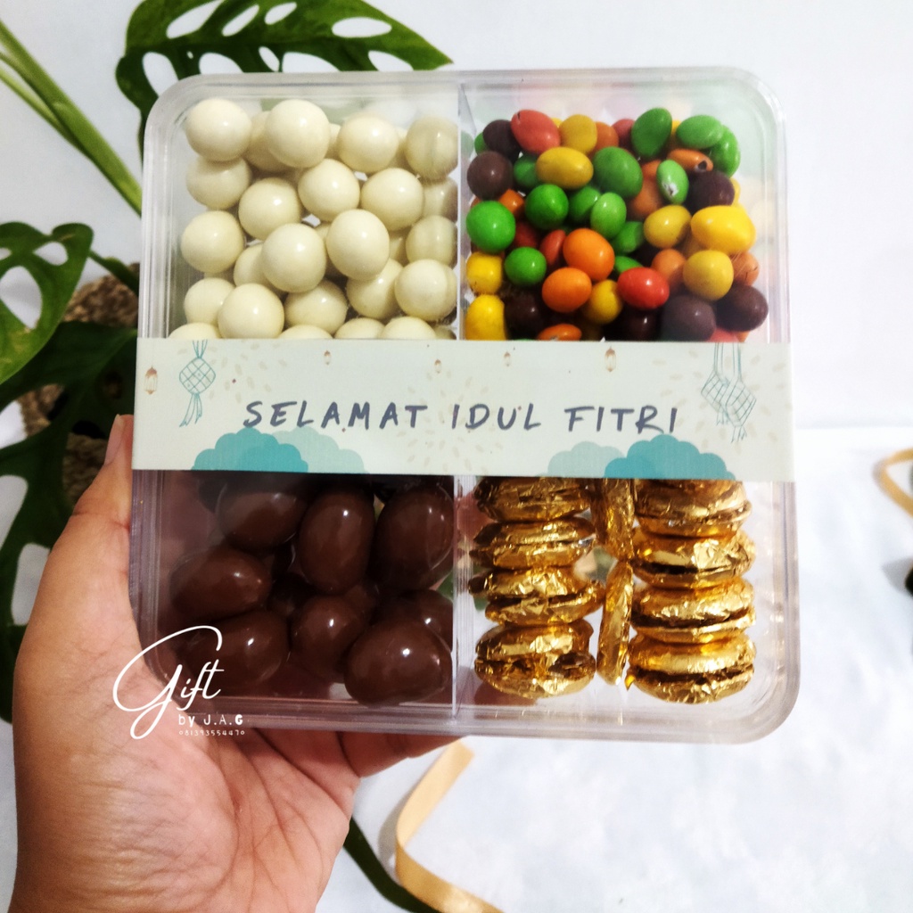 

Coklat Toples Sekat 4 | Hampers Coklat Sekat 4 | Parcel Coklat