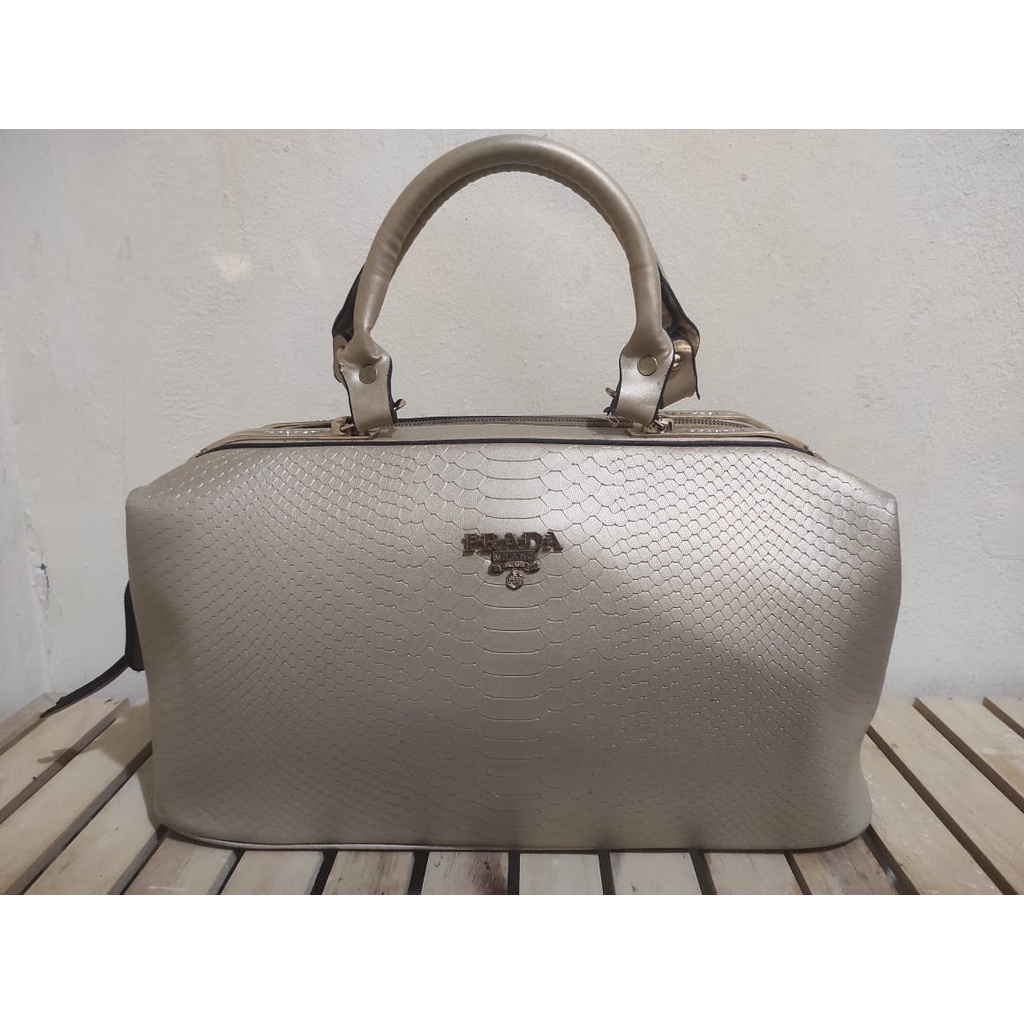 PRELOVED (PERNAH DIPAKAI) - TAS PESTA GOLD UKURAN BESAR – GOLD PARTY BAG LARGE SIZE - DENGAN TALI PA