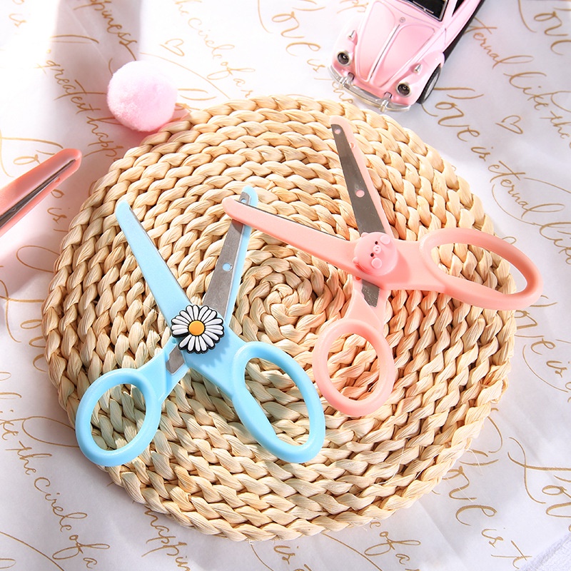 MMM Gunting Lucu Alat Tulis Anak Sekolah Karakter Kartun Diy Kertas Buatan Tangan Kantor Kecantikan Portabel Scissors Murah