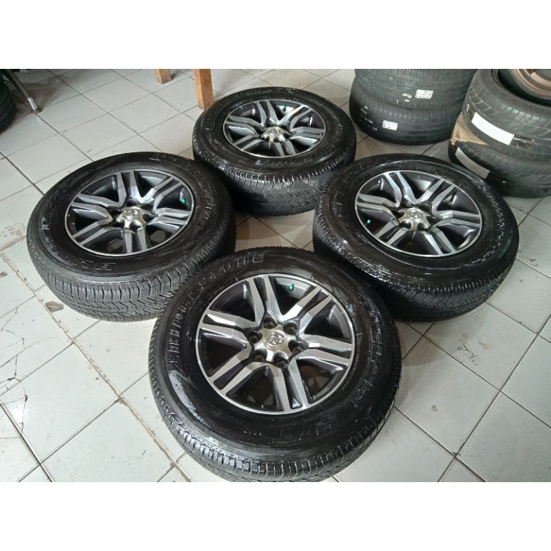 velg bekas Fortuner ring  17+ban 265 65 R17 lebar 7,5 et 30 pcd 6x139