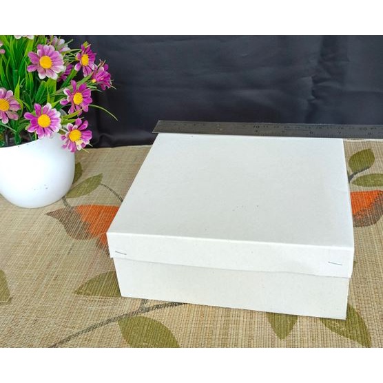 

Dus Nasi / Kotak Nasi / Box Nasi / Dus Polos Biasa 310 Ukuran 18x18