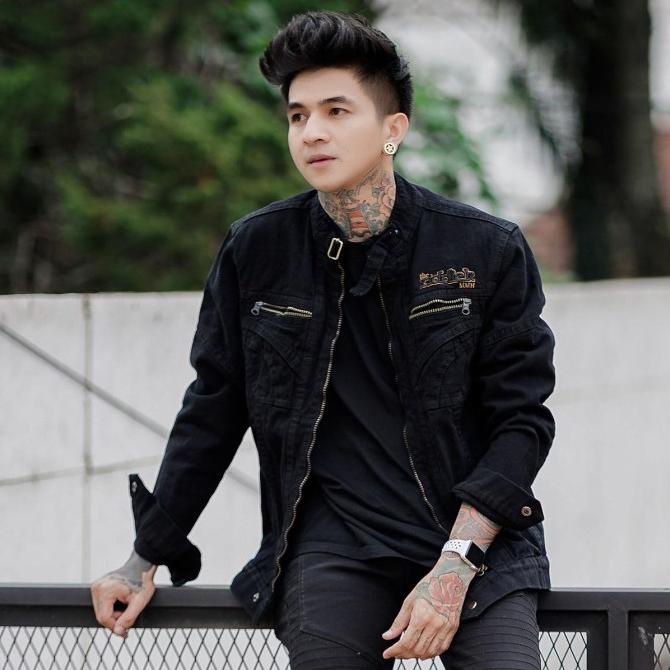 Jaket jeans sanghai resleting hitam pria terbaru ukuran M L dan XL