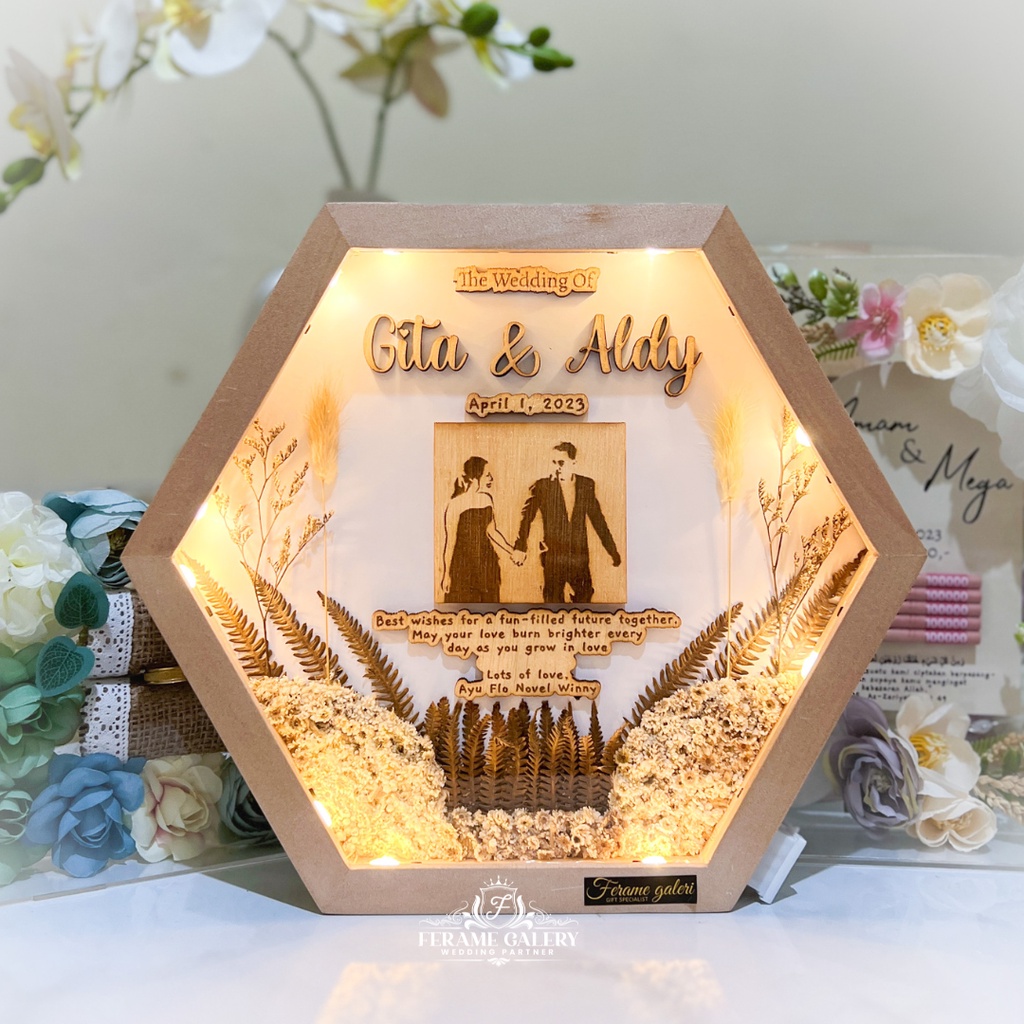 Custom Kado - Wedding Gift - Kado Pernikahan Bingkai - Kado Ulang Tahun - Hadiah Pernikahan - Kado Rustic Ukir Kayu  - Custom  Ukiran Foto