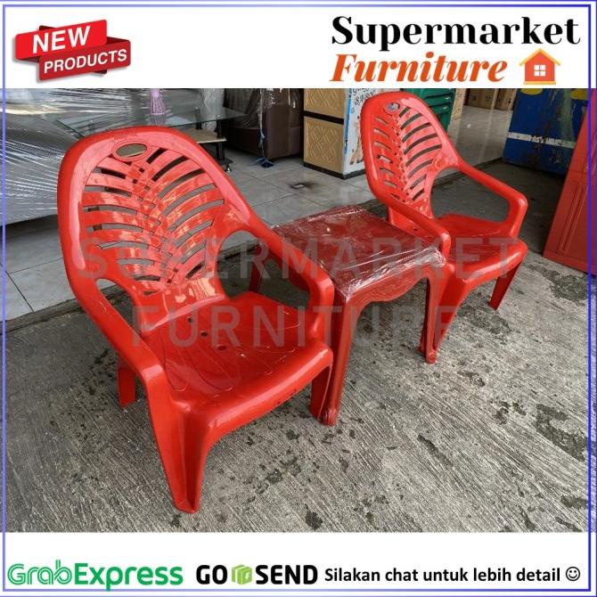 Set 2 Kursi Teras Plastik 909 Dan 1 Meja 4343 Napolly Merah / Hijau