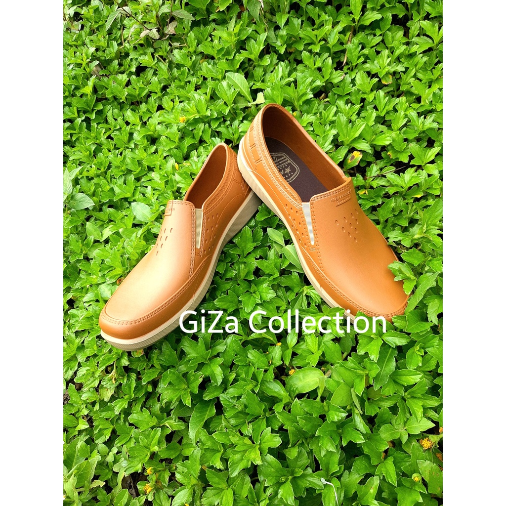 Pantofel Pria Sepatu Pria Anti Air Terbuat Dari Karet Elastis Tanpa Sambungan Ringan Awet