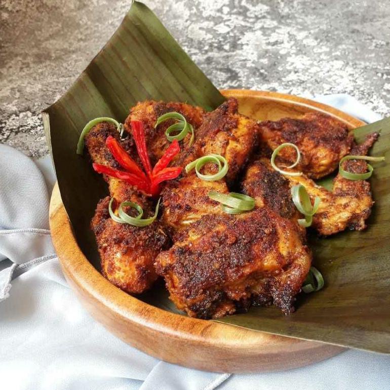 

>V44859) Ayam Bakar Mercon isi 4 (READY)