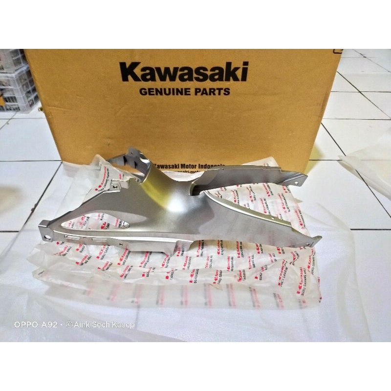 cover leg cover tengah athlete silver