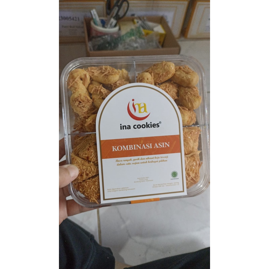 

Kombinasi Top Seller Ina Cookies 4 Rasa Kue Kering Lebaran Mewah dan Enak