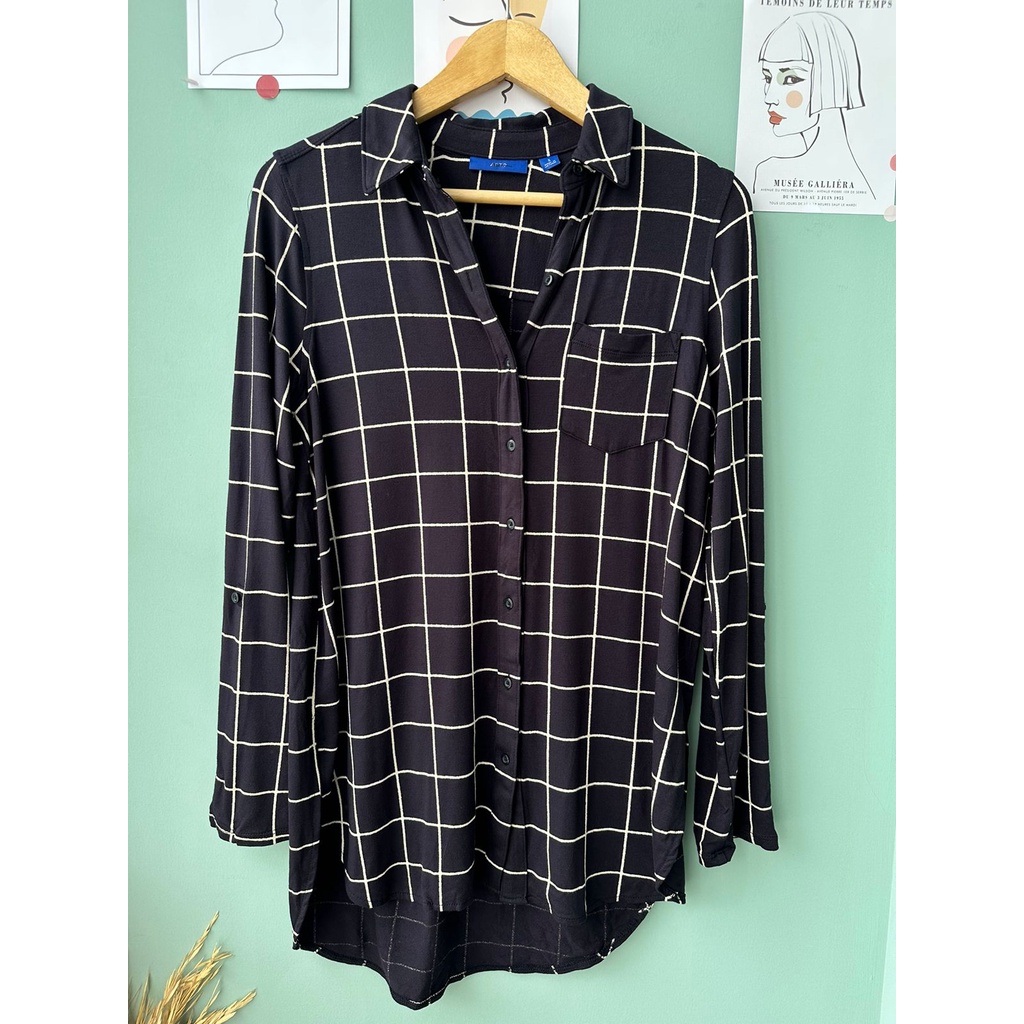 Apt 9 pocket plaid / purple long sleeved blouae