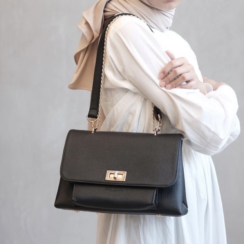 (HANYA 1 STOK) Amor Bag Black by Prior.id (Preloved) / Tas selempang medium size/ Tas Limited Editio